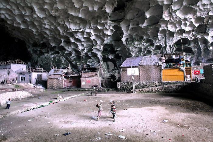 Пещерная школа в провинции Гуйчжоу 