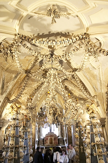 Церковь на костях в Чехии  