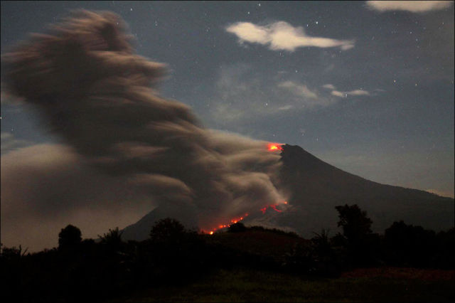 Ужасающие последствия извержения вулкана в Индонезии 