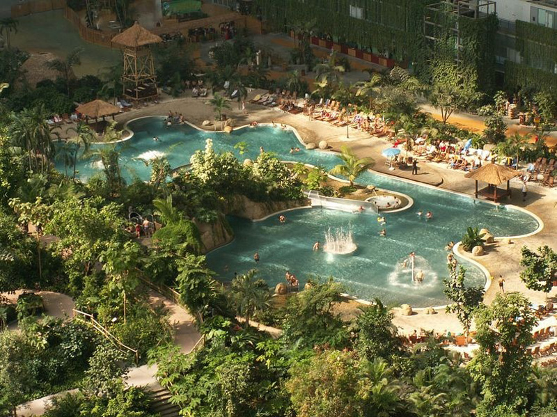  В Германии открыт крупнейший в мире крытый тропический курорт 