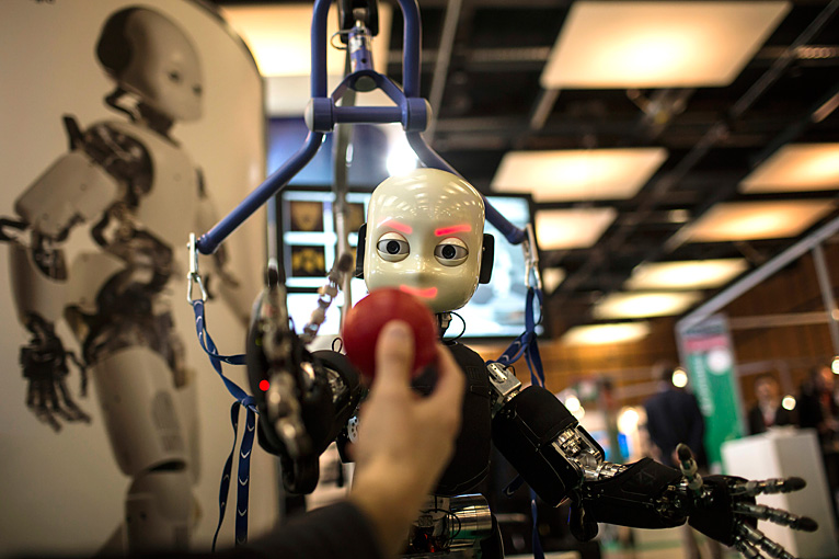 Innorobo European Summit 2013 - дебют новейших роботов  