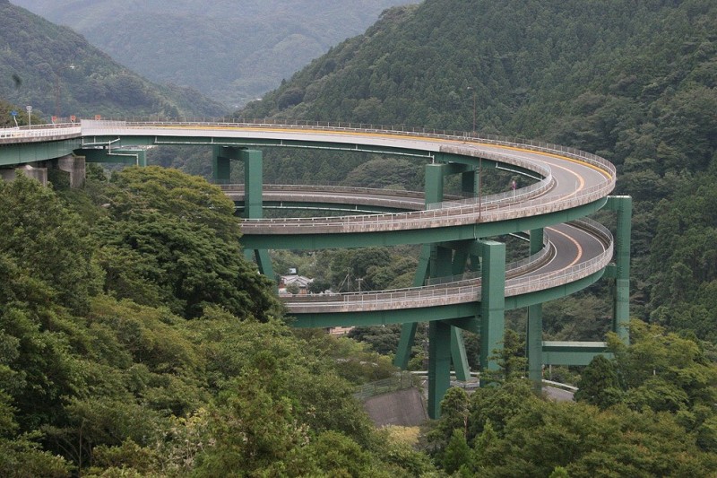  Кавацу-Нанадару – мост-петля в Японии 