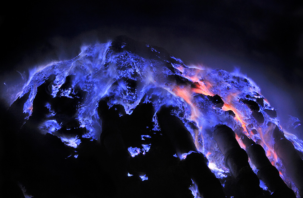 Kawah Ijen - вулкан с голубой лавой 