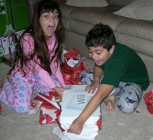 Реакция детей на подарки 