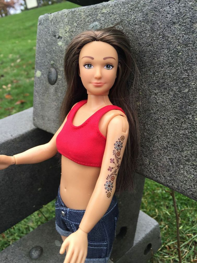 Lammily - кукла Барби с реальным телом 19-летней девушки 