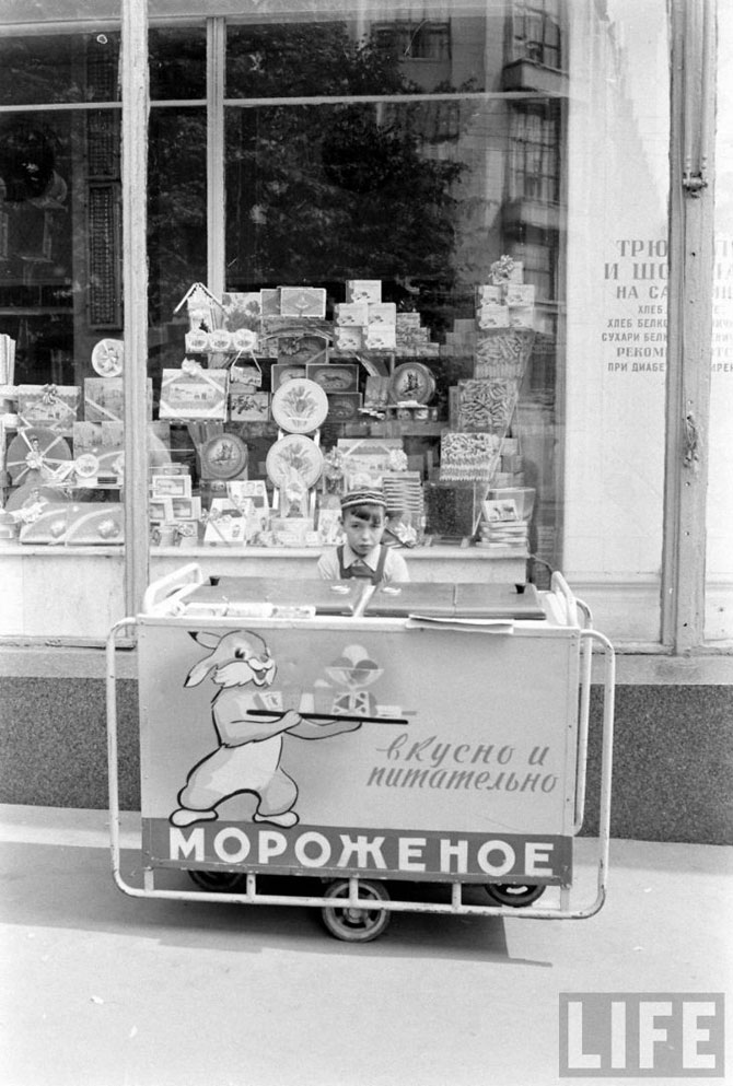 Московская жизнь 1960-го в ларьках и витринах 