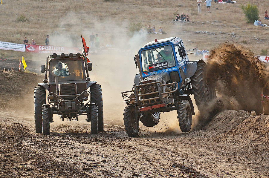Трак-прохват: гонки на тракторах в Крыму 
