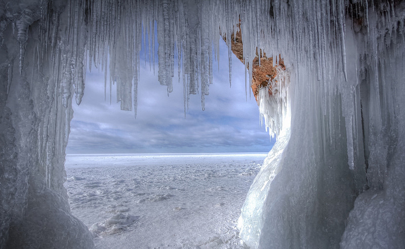 Рекордные холода открыли доступ к пещерам фантастической красоты 