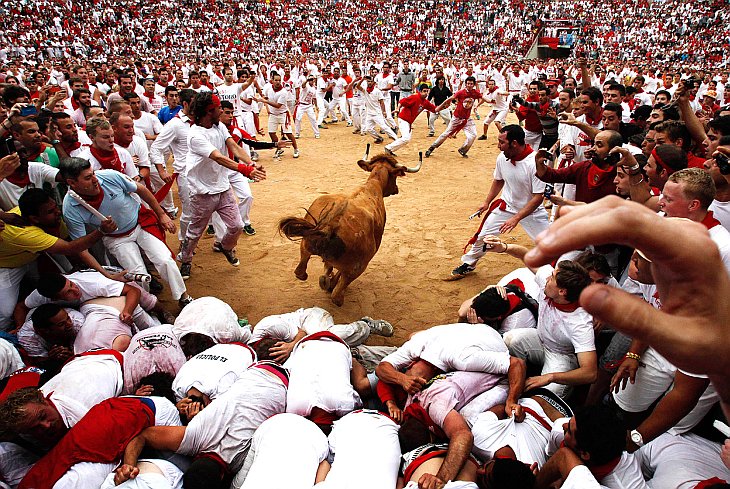 Испанский фестиваль Сан Фермин: бега быков 2012 
