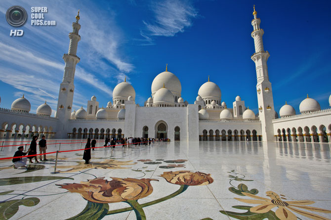 Помпезная мечеть шейха Зайда 