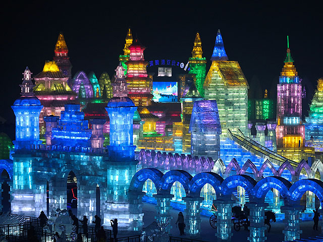 Китайские сказки изо льда и снега: фестиваль в Харбине открылся 
