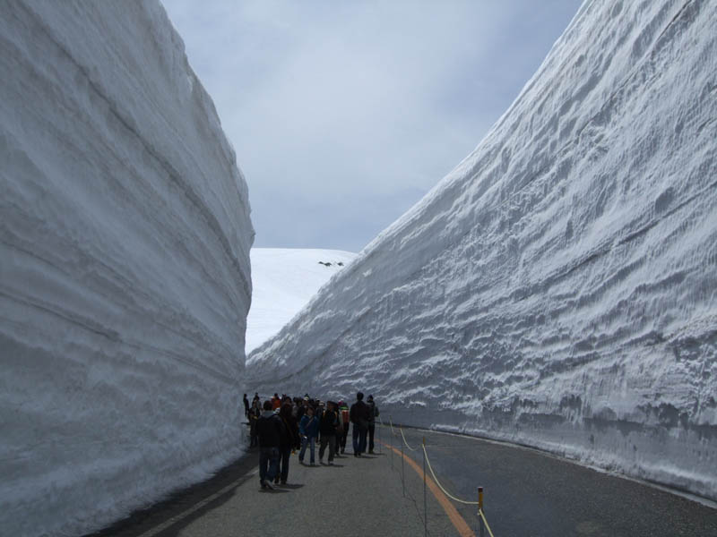 Уникальные снежные коридоры 