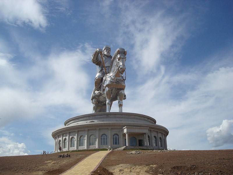  Статуя Чингисхана 