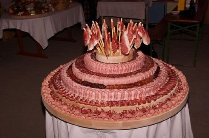 Необычный свадебный торт из Сербии 